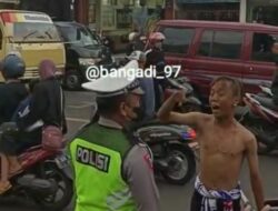 Viral Kesabaran Polisi saat Pam Unjuk Rasa 135 Menit di Malang