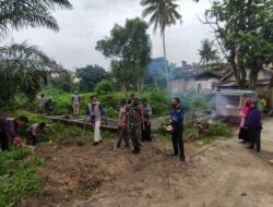 Babinsa Sukamulia Bersinergi Dengan Masyarakat Melaksanakan Gotong Royong