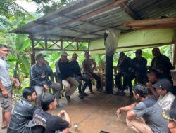 Bhabinkamtibmas Desa Gunung Geulis Polsek Sukaraja Polres Bogor Sambangi Warga Binaanya