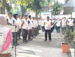 Kapten Arh Hardi Beserta Anggota Melaksanakan AKSI BERSIH/GORO BERSAMA di Kantor Camat Senapelan