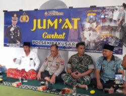 Kapolsek Pakusari Iptu Hariyanto Menerapkan Arahan atau Program Polri dalam Rangka “Jum’at Curhat”