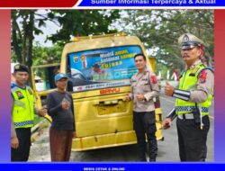 Padal Pos Yan V Sei Bamban Sergai Pasang Stiker “One Way” Mudik Aman Selamat Sampai Tujuan kepada Merk Bus dan Angkutan Mudik