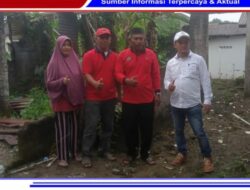 Rudi Center Bersama Ketua DPRD Bangka Iskandar, S.Ip Bantu Bedah Rumah Warga Tak Mampu