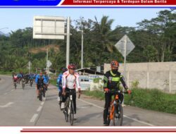 Tingkatkan Kebugaran Dandim Ajak Gowes Bareng Anggota