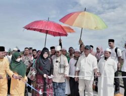 Bupati Tanjabbar Resmikan Jembatan Parit Selamat Seberang Kota