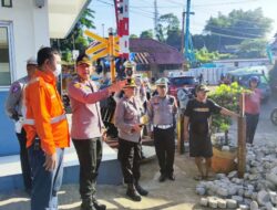 Truk Paving Blok Terguling Dan Tabrak Mobil di Rel Kereta Batu Tulis, Ini Penyebabnya