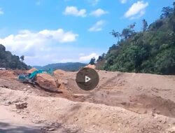 “ALIRAN AIR SUNGAI BATANG MASUMAI BERUBAH WARNA, DIDUGA DAMPAK AKTIVITAS TAMBANG ILLEGAL (PETI) YANG MEMAKAI EXCAVATOR ?!”