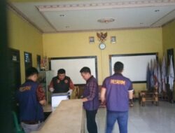 Jajaran Penyidik Unit Tipidkor Satreskrim Polres Lebak, Adakan Penggeladahan di Kantor Desa Tambakbaya Kabupaten Lebak