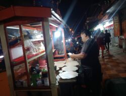 Sate, Salah Satu Penjual Makanan yang Banyak Dijumpai di Kota Ambon Malam Hari