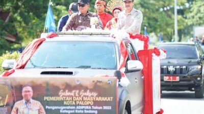 Pj. Wali Kota Palopo, Asrul Sani Sambut Arak-Arakan Piala Adipura Tahun 2023