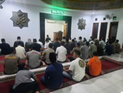 Tingkatkan Ibadah di Bulan Ramadhan, Polres Banjar Gelar Sholat Taraweh Bersama Masyarakat