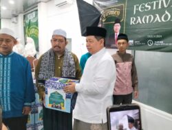 Kamenag Kalsel Berbagi sembako Tanda Peduli Sesama, Tambrin Ucapkan Terimakasih Dengan Rekan-rekan Wartawan