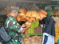 Babinsa Minta Konsumen Waspada Barang Kadaluarsa Jelang Idul Fitri