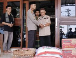 Dalam Kegiatan Jumat Curhat, Polres Banjar Menggelar Jumat Berkah Bakti Sosial