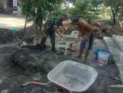 Loyalitas Tinggi Serka Slamet Kerja Bakti Bareng Warga