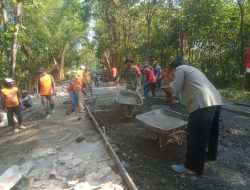 Bantu Masyarakat Miliki Jalan Desa Yang Memadai Sertu Krido Bantu Lakukan Pengecoran