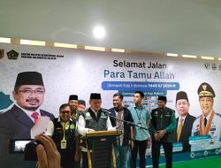 TAMBRIN GELAR JUMPA PERS SEHARI SEBELUM KLOTER PERTAMA DIBERANGKATKAN LEWAT EMBARKASI BANJARMASIN.