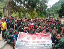 Didampingi TNI-AD, Pendakwah, Dr. Adi Hidayat Salurkan Bantuan Kepada Korban Bencana Banjir dan Longsor di Luwu.