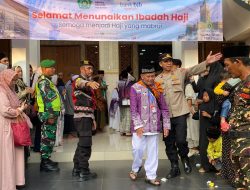Bentuk Pelayanan, Polres Purwakarta Lakukan Pengamanan Dan Pengawalan Keberangkatan Jemaah Haji