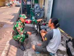 Tak Pandang Bulu, Tukang Tambal Ban Tak Luput Jadi Sasaran Komsos Babinsa Jayengan