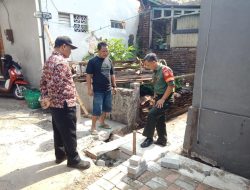 Bersama Lurah, Babinsa Kepatihan Wetan Laksanakan Sambang Warga di Wilayah Binaan