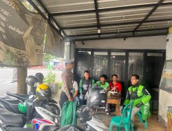 Wujud Beyond Trust Presisi Sat Lantas Polres Banjar Berikan Himbauan Kamseltibcar lantas Kepada Pengemudi Ojek Online