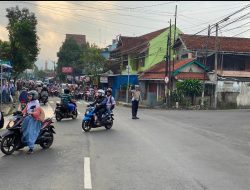 Polsek Banjar Tempatkan Personil Lalulintas Di Titik Rawan Padat Kendaraan