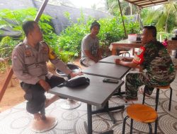 Bhabinkamtibmas &  Babinsa Desa Karyamukti Silaturahmi Dengan Warga Masyarakat Dengan Humanis.