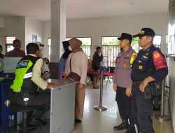 Bhabinkamtibmas Kelurahan Hegarsari Silaturahmi Dengan Penumpang Kereta