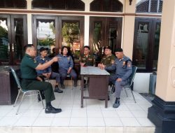 Tetap Semangat Dan Selalu Waspada Demi Keamanan Wilayah, Inilah Pesan Babinsa Danukusuman Kepada Linmas