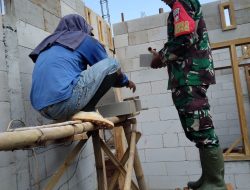 Aplikasikan Komsos Babinsa Klego Bantu Warga