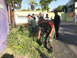 Lestarikan Budaya Gotong Royong Babinsa Kepatihan Wetan Kerja Bakti Bersama Warga Binaan