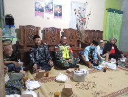 Dekat Dengan Rakyat, Babinsa Simo Hadiri Hajatan Warga