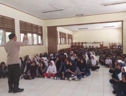Cegah Sejak Dini Kenalakan Remaja, Kapolsek Bayah –  Polres Lebak Berikan Penyuluhan Kepada Siswa/i SMPN 2 Bayah (SMP Sawarna)