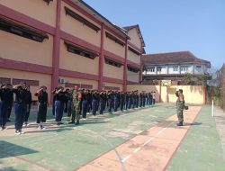 Peduli Generasi Penerus Bangsa, Babinsa Sumber Berikan Materi Wasbang Dan Pelatihan PBB Kepada Siswa-siswi SMEA Wijaya Kusuma