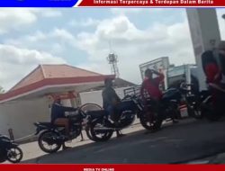“Antrian Panjang Di SPBU Tegal Besar Selalu Penuh Dengan Sepeda Motor, Ada Apa Gerangan ?!”