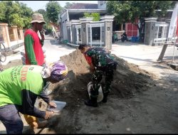 Babinsa Berperan Aktif Dalam Pelebaran Jalan, Wujudkan Transportasi yang Lebih Baik