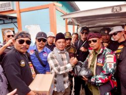 Aliansi Ormas Kabupaten Bandung Kunjungan Langsung Memberikan Santunan Paket Sembako Pada Masyarakat Terdampak Musibah Gempa Bumi Di Kecamatan Kertasari.