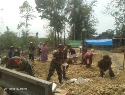 Peduli Tempat Ibadah, Koramil Gesi Berjibaku Bersama Warga Bangun Mushola