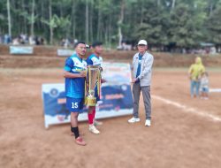 PS Kharisma 21 Tegal Lumbu Tumbangkan PS Taruna Muda Carucub di Final Pertandingan Sepak Bola Ikeut Cup 2024 di Kampung Cihaneut.