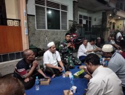 Babinsa Ampel Hadiri Rapat Musyawarah RT/RW untuk Atasi Permasalahan Keamanan Lingkungan