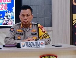 Kabid Humas Polda Sulsel: Jajaran Satlantas Polda Sulsel Siapkan Solusi Kendaraan Besar Yang Parkir Menggunakan Badan Jalan.