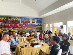 Menjelang Pilkada Tahun 2024 Kapolres Pagaralam Ngobrol Santai Sambil Coffe Morning Dengan Puluhan Awak Media.