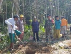 Babinsa Koramil 18 Kokop Dampingi Pembangunan Rumah Irpom Tahap III