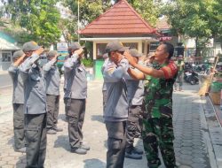 Mantapkan Kedisiplinan Linmas, Babinsa Dan Bhabinkamtibmas Purwodiningratan Bersinergi Berikan Pelatihan PBB