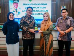 Suardi Saleh Memberikan Semangat Dan Motivasi Kepada Siswa-Siswi SMP Islam Athirah Makassar