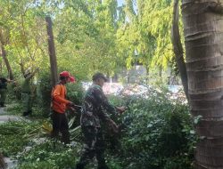 Langkah Preventif Jelang Musim Hujan, Babinsa Sudiroprajan Motori Pelaksanaan Pembersihan Lingkungan