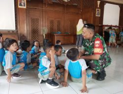 Sambangi PAUD Laily Purwodiningratan, Binaan Berinteraksi Dan Memotivasi Anak Untuk Lebih Mengenal TNI
