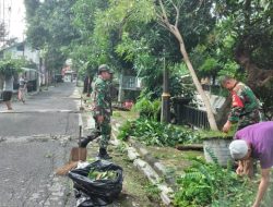 Gandeng Tim Saberling, Koramil 02/Banjarsari Laksanakan Pembersihan Lingkungan Dan Sarana Umum