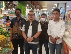 Tim Pengendalian Inflasi bersama DKPP Kendalikan Inflasi dan Pengujian Komoditas di Pasar Sehat Soreang